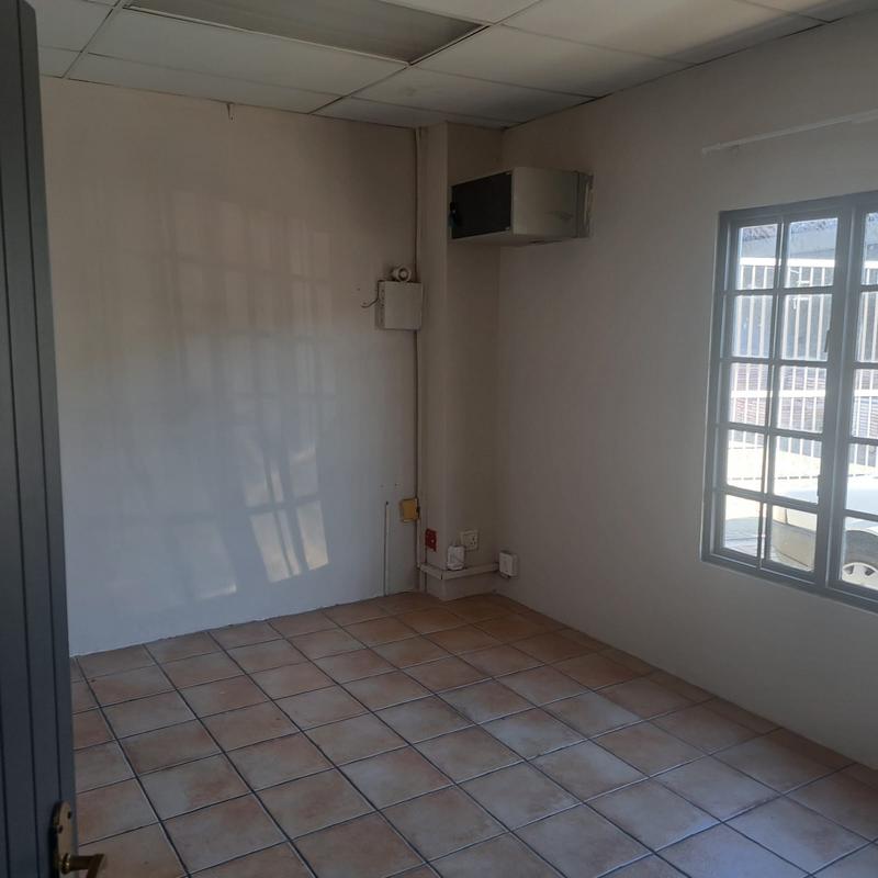 To Let commercial Property for Rent in Sidwell Eastern Cape